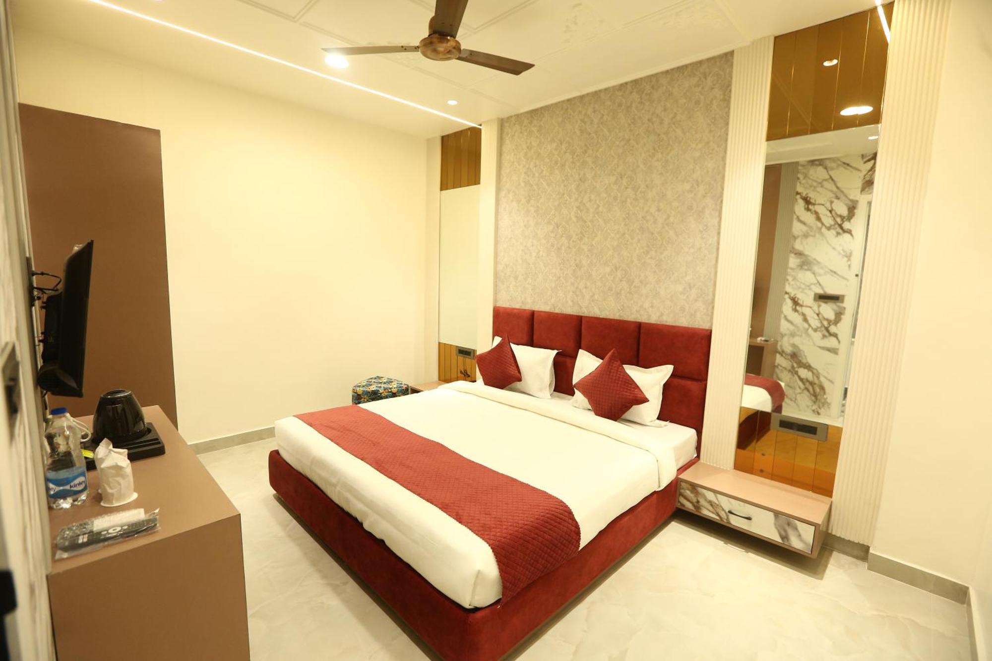 Elegance 5 Min Walk From Golden Temple Amritsar
