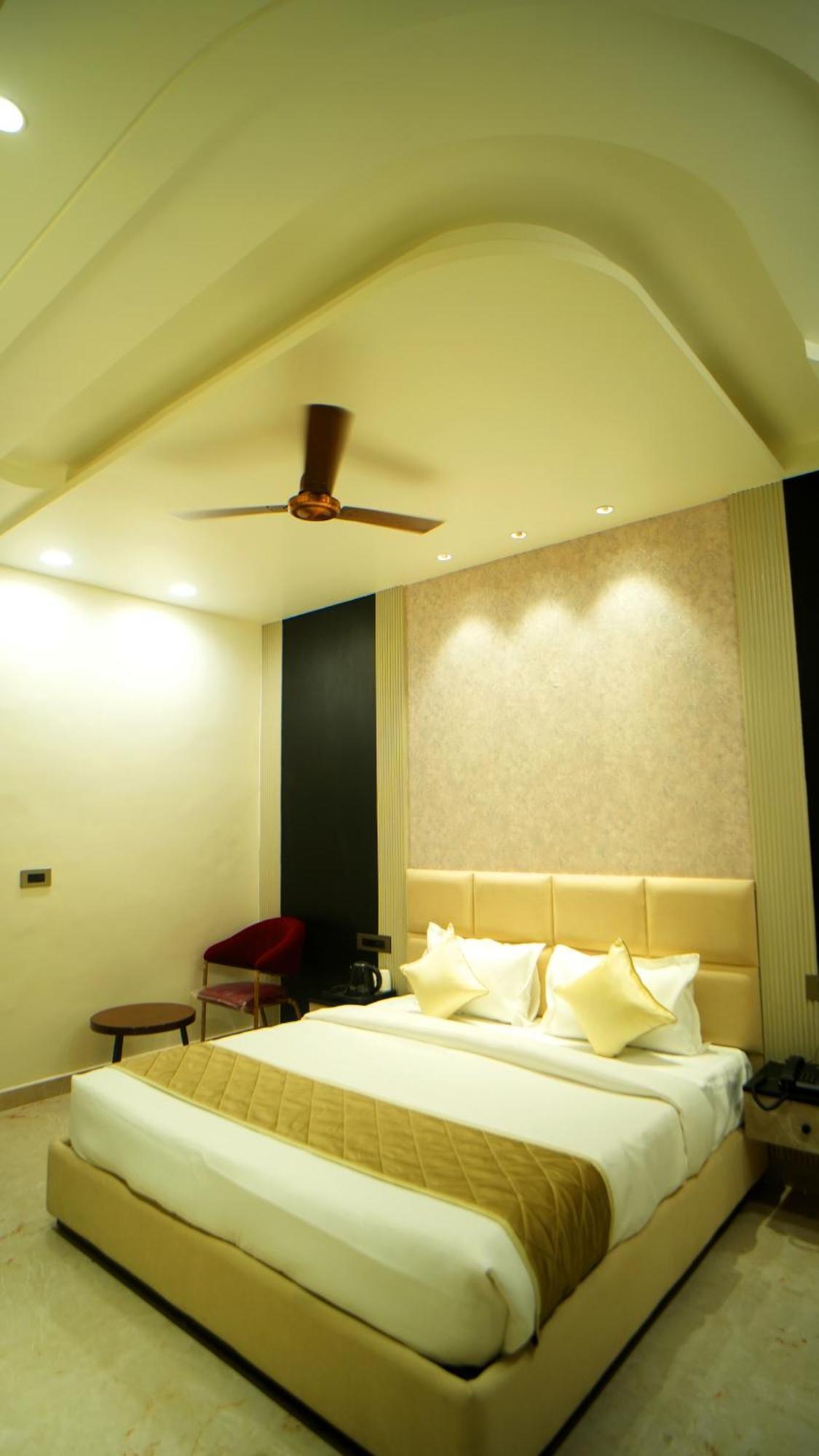 Elegance 5 Min Walk From Golden Temple Amritsar